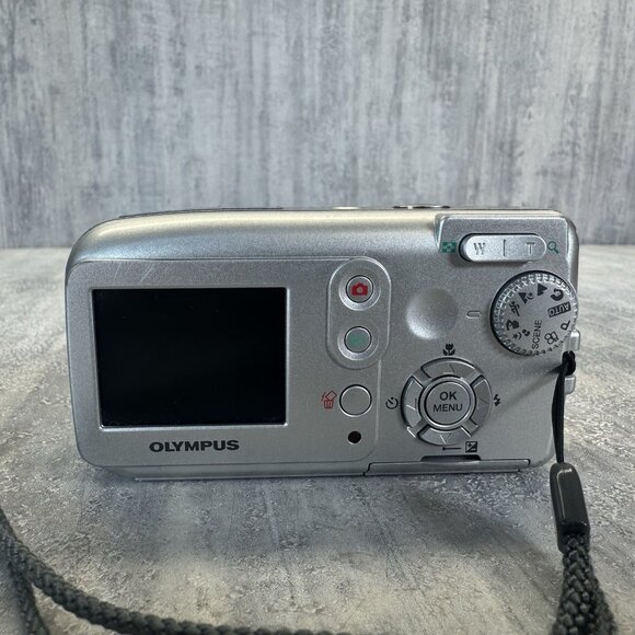 Olympus FE-120 Silver 6.0MP digital compact camera Blurry Screen - Picture 4 of 7